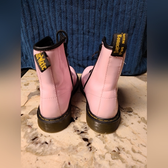 Pale Pink Patent Leather Dr. Martens Delaney 1003 Boots, Size 6. - Picture 3 of 5